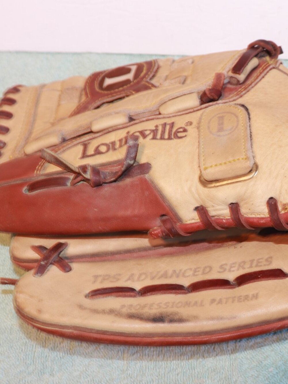 Louisville Slugger Baseball Glove TPS FPA1250 12.5" RHT Leather Pro Pattern